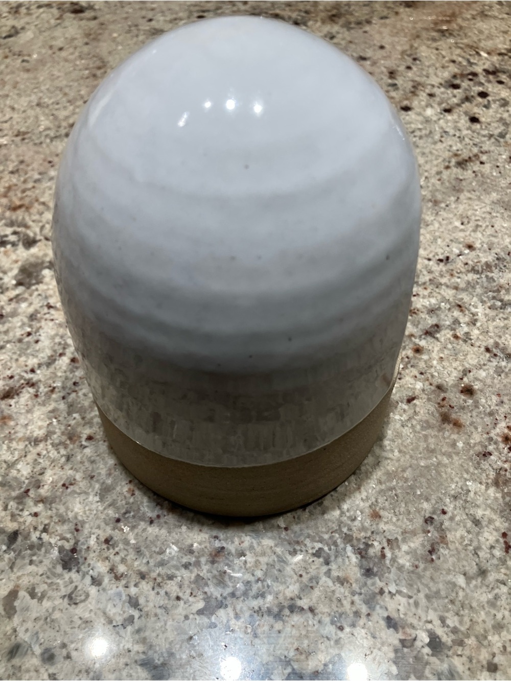 Farmhouse Pottery Beehive Salt Cellar - Picture 4 of 12